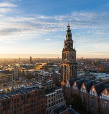 the,sun,setting,at,the,martinitoren,in,the,historical,city
